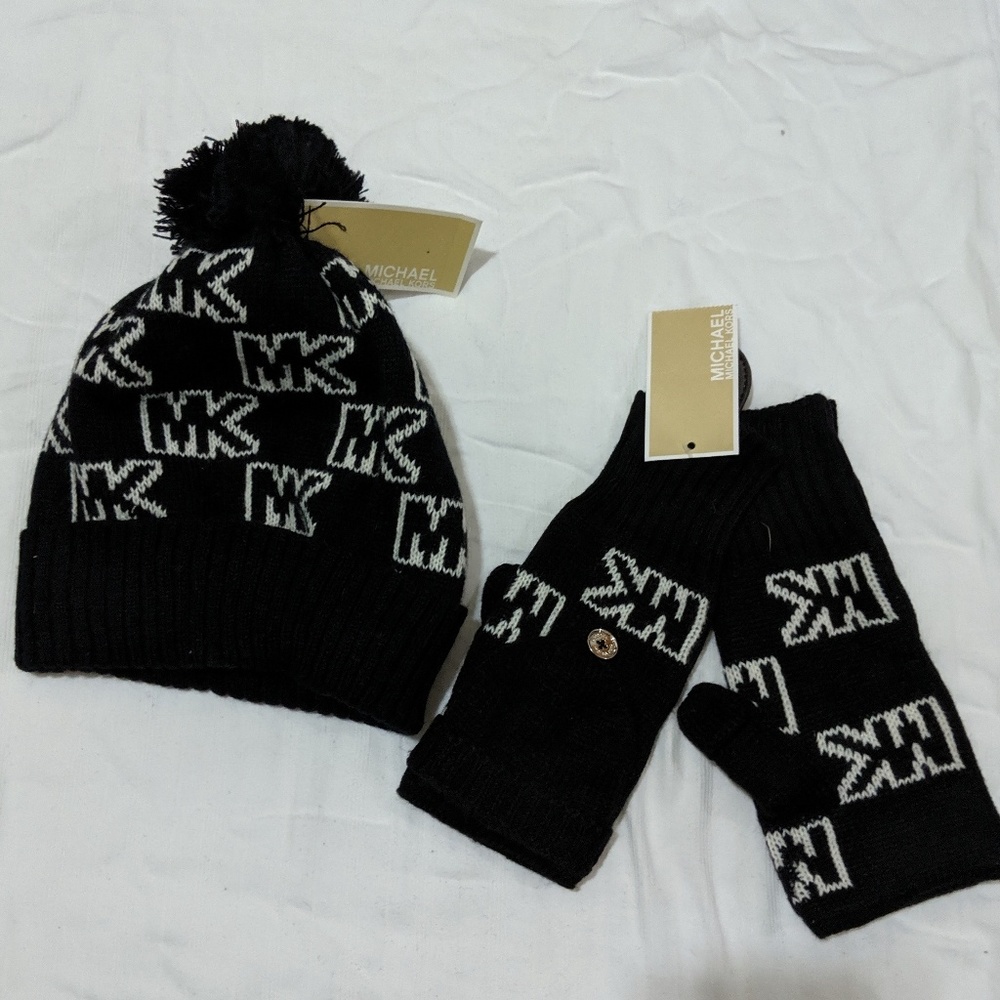 Michael Kors Logo Cuff with Pom and Poptop Gloves